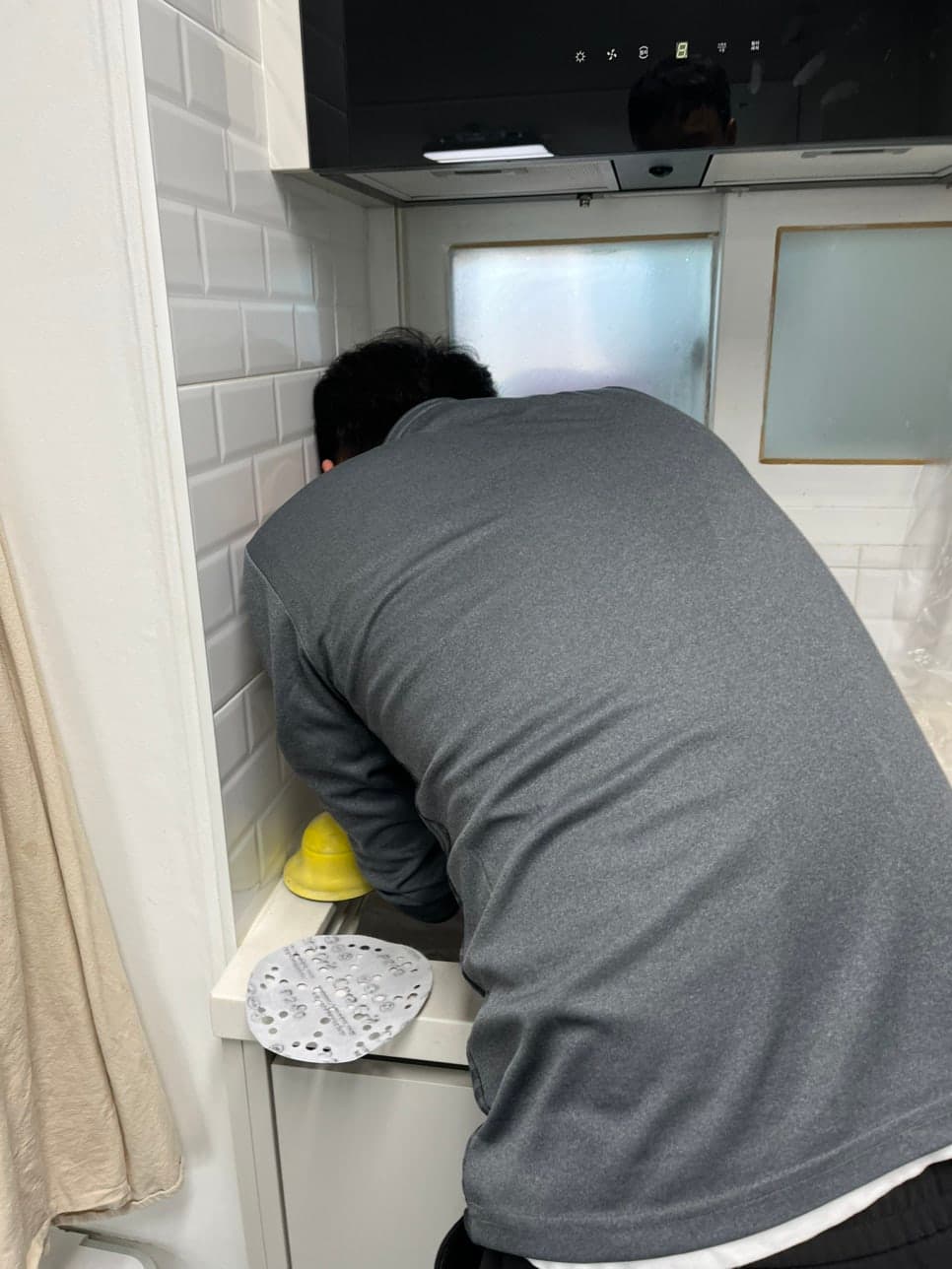 인천 인덕션 옆 상판 크랙 보수 완성 사진 2