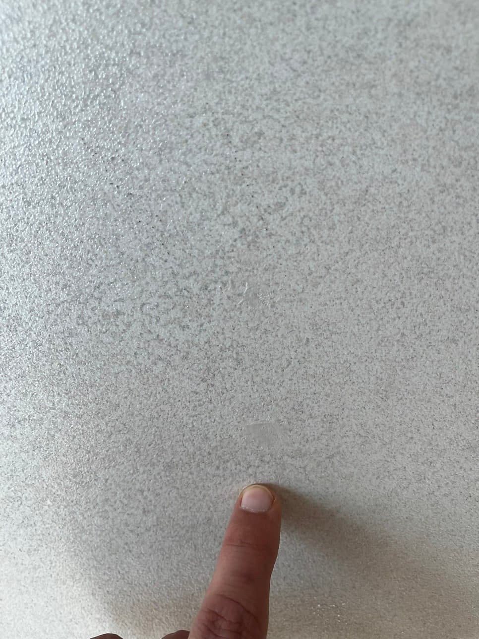 수지 벽걸이티비 자국 보수 완성 사진 2